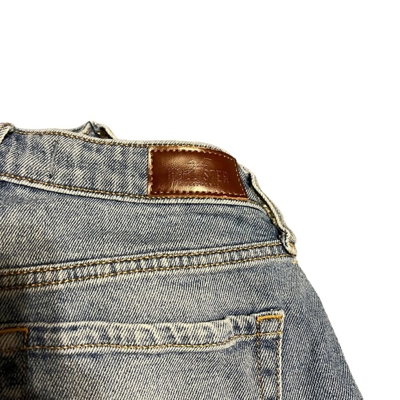 HOLLISTER Ultra High Rise Ripped Mom Jean - 5S - Picture 2 of 4